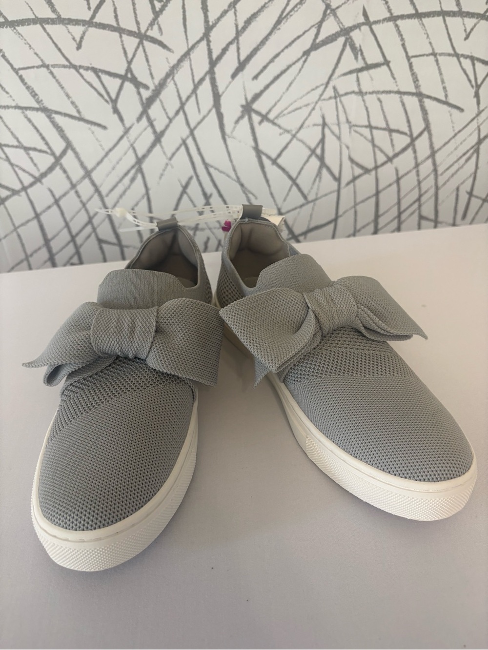 Bandolino Bryce2 Knit Sneakers . Textured  Knit Upper With a Charming Bow
